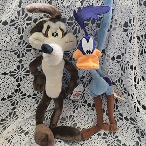 Looney Tunes Wile E. Coyote and Road Runner Plush Set